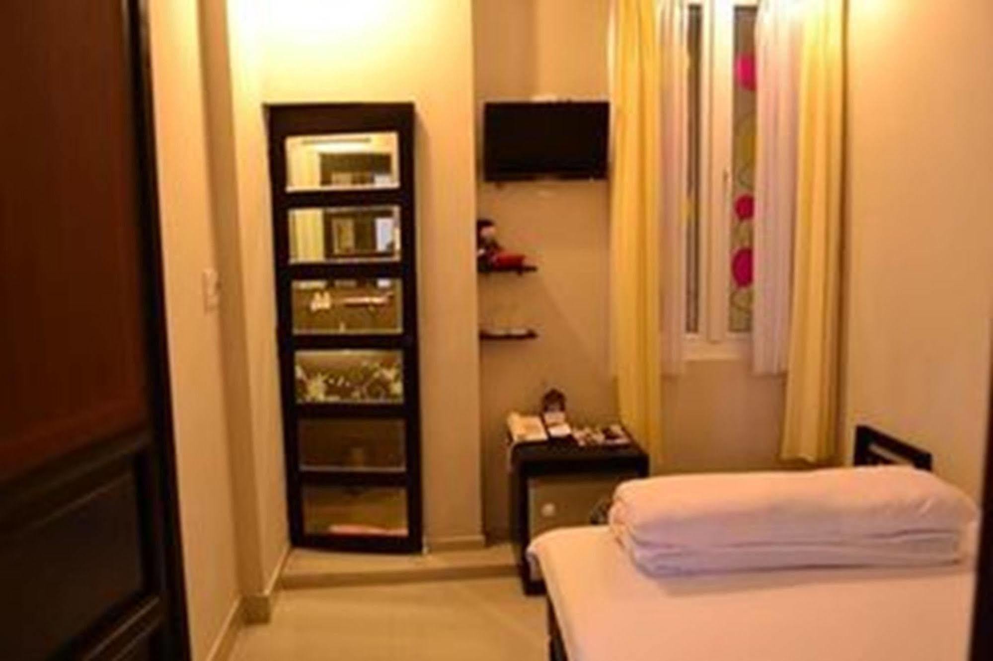 Hue Nino Hotel Экстерьер фото