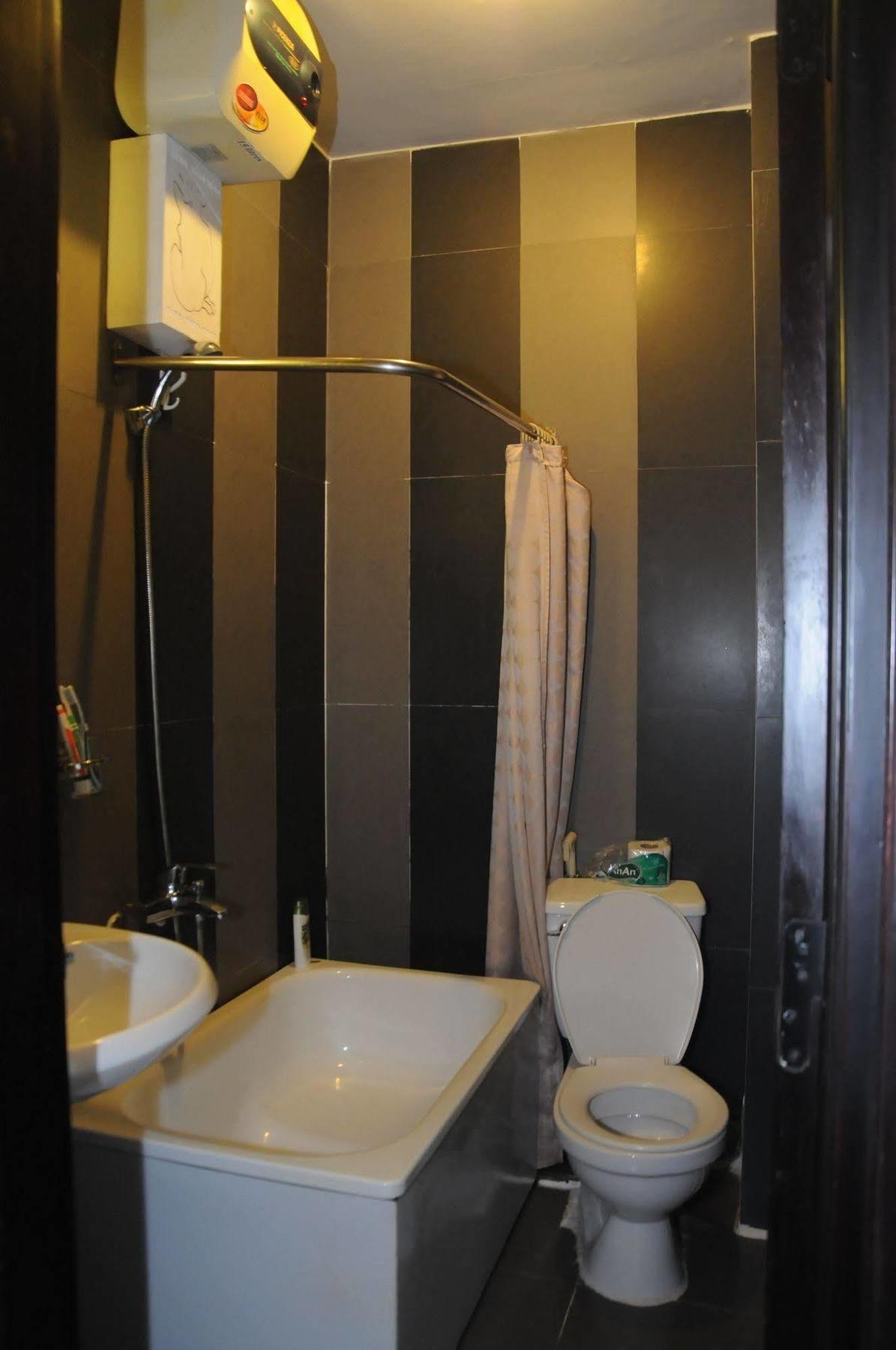 Hue Nino Hotel Экстерьер фото