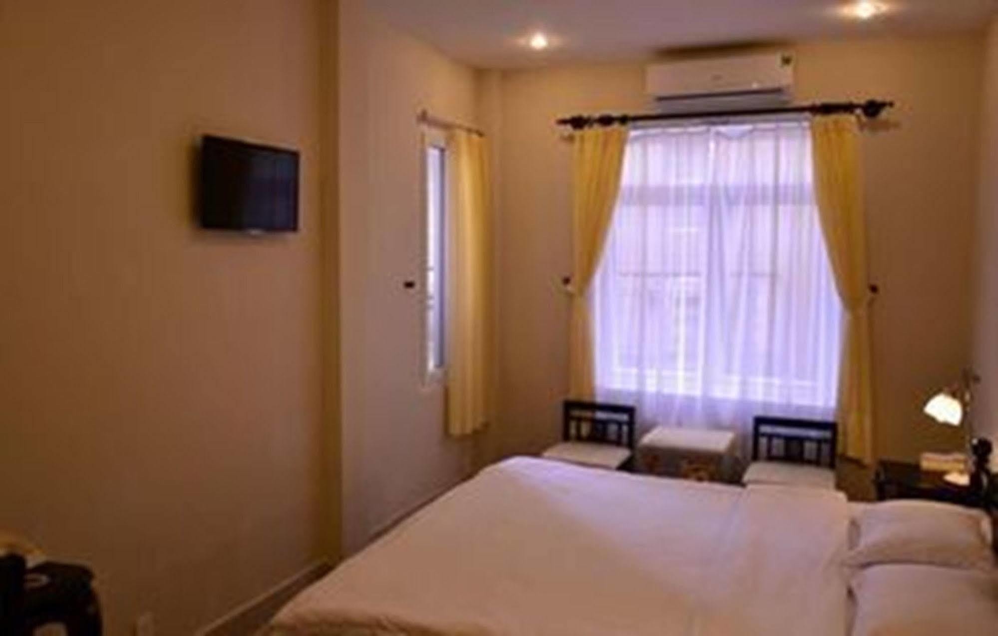 Hue Nino Hotel Экстерьер фото